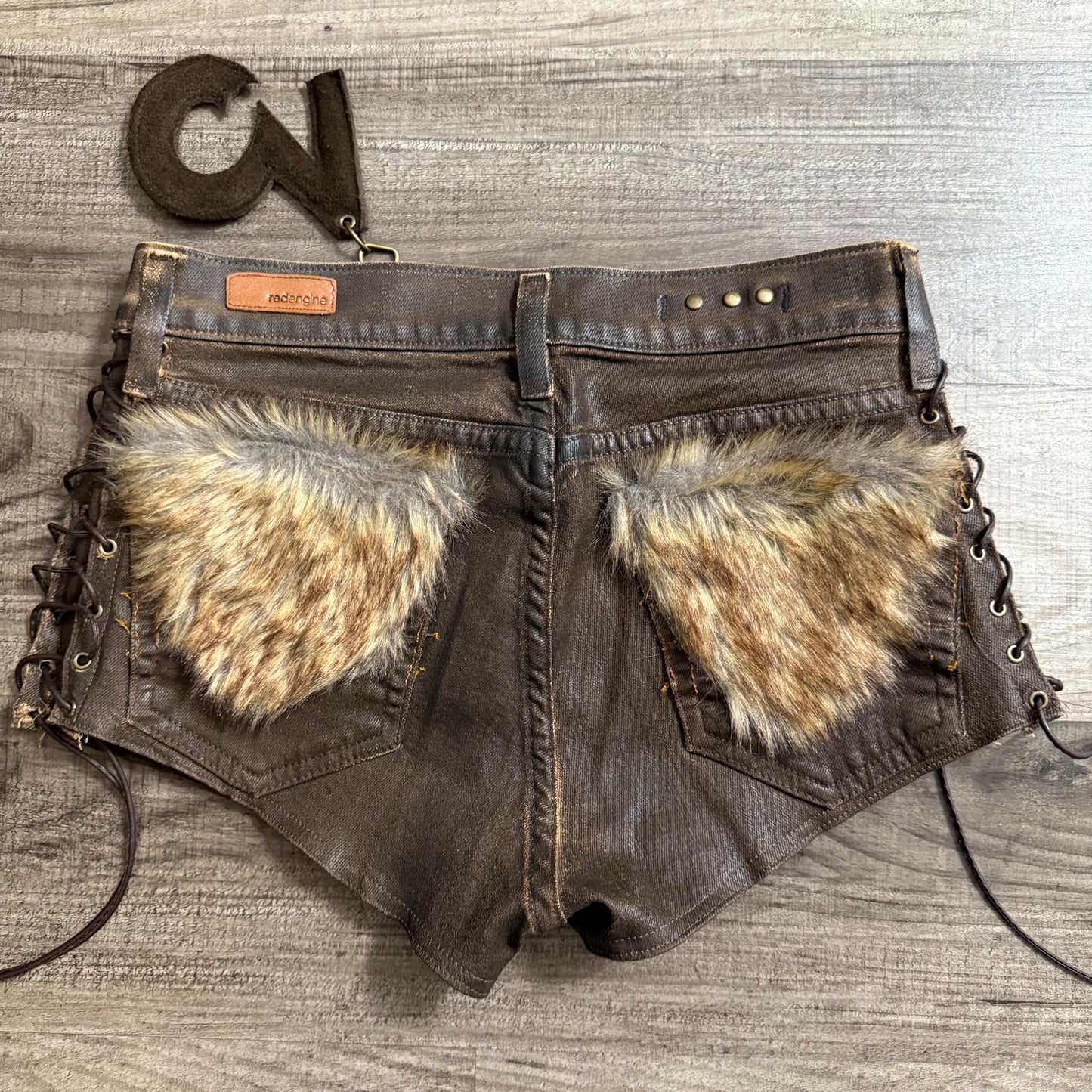 Grrr{eatest to do it} mini short 1/1